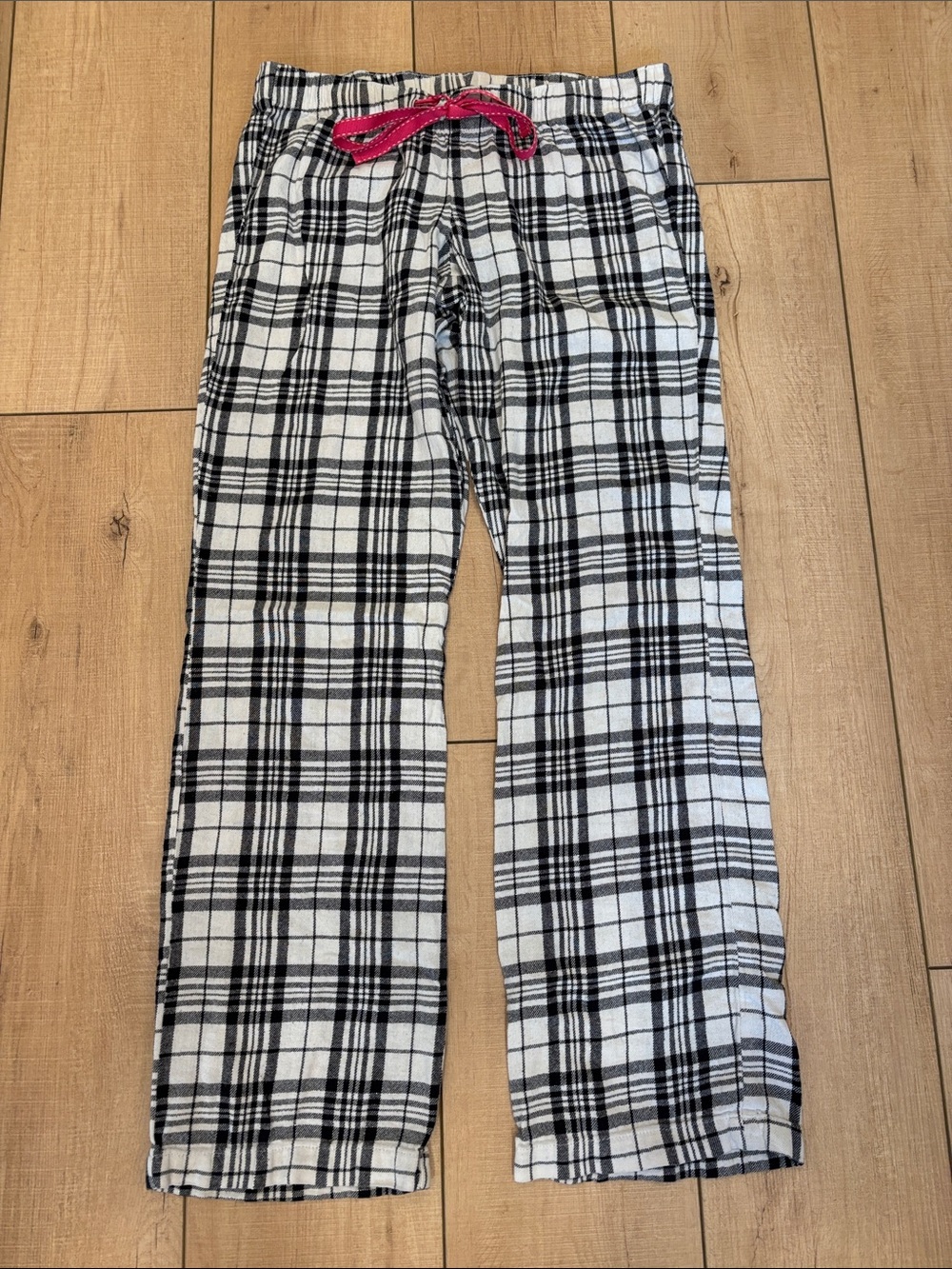 Old Navy Black & White Plaid Pajama Pants with Pink Drawcord